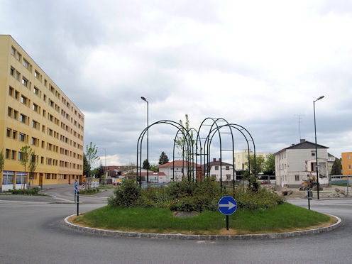 Kreiselkunstwerk in Rochusgasse in Tulln (Niederösterreich) 