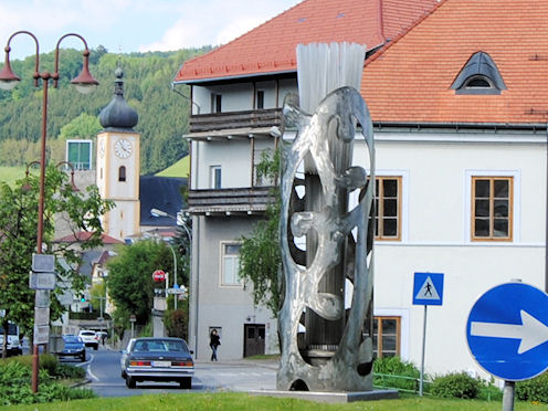 Kreiselkunstwerk in Vöcklamarkt, Niederösterreich 