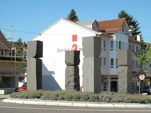 Kreiselkunstwerk in Bahnhofstr. in Schwaikheim 