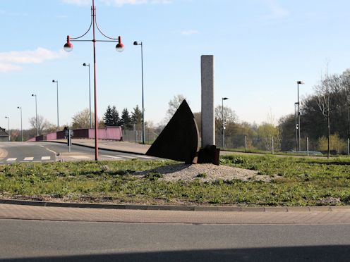 Kreiselkunstwerk in Bahnhofstrasse - Bahnhofsplatz - Trift in Celle 