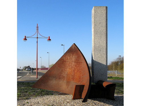 Kreiselkunstwerk in Bahnhofstrasse - Bahnhofsplatz - Trift in Celle 