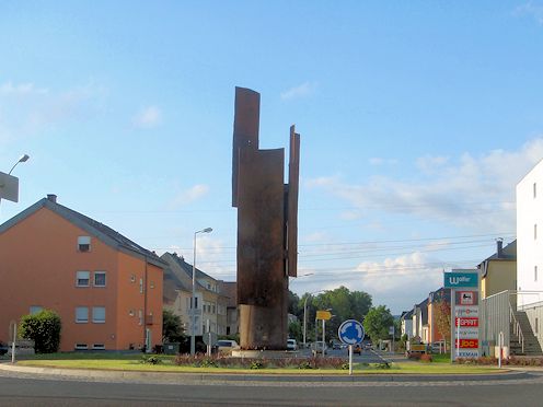 Kreiselkunstwerk in Luxemburg nahe der Stadt Mersch 