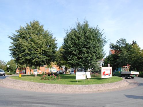 Kreiselkunstwerk in Bahnhofstraße - Bruchstraße - Hamelner Straße - Mittelstraße in Börsingfeld 