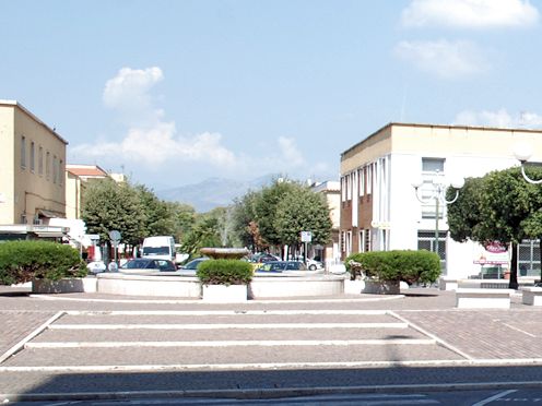 Kreiselkunstwerk in Piazza d'Independenza in Pontinia  
