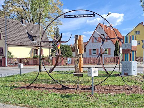 Kreiselkunstwerk in Kreuzung B486 (Rüsselsheimer Str.) - Am Schlichter - Hubertusstr in Mörfelden-Walldorf  