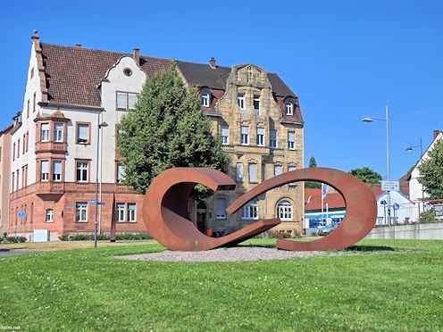 Kreiselkunstwerk in Werner-von-Siemens-Str. - Zollhallenstr. - Bahnhofstr. - Kaiserstr. in Bruchsal 