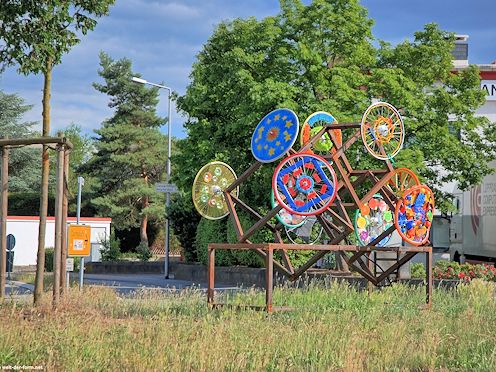 Kreiselkunstwerk in Gerauer Straße - Gärtnerweg - Dieselstr. in Mörfelden-Walldorf 
