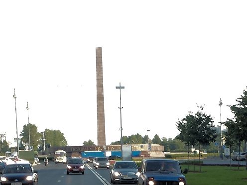 Kreiselkunstwerk in Strassen nicht bekannt in Sant Petersburg 