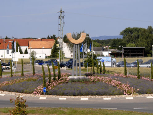 Kreiselkunstwerk in Speyererstraße–Adolf-Cuntz-Straße in Harthausen 