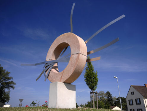 Kreiselkunstwerk in Ludwigstraße–Albert-Einstein-Allee-Mühlstraße in Waldsee 
