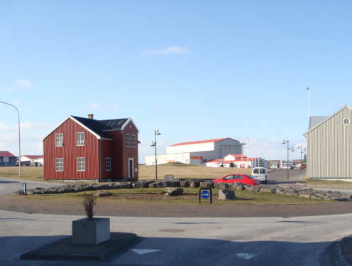 Kunst im Kreisverkehr in Island in Reykjanesbaer