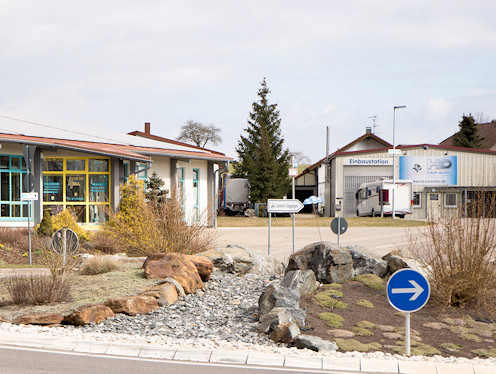 Kreiselkunstwerk in L 1157 - Steinge in Göggingen 