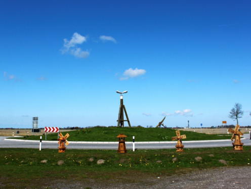 Kunst im Kreisverkehr in Pfalzgrafenweiler (BW), Hauptstraße - Wankelstraße - Daimlerstraße