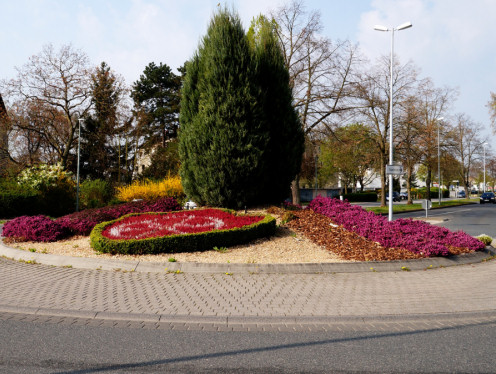 Kunst im Kreisverkehr in 64579 Gernsheim, Heidelberger Strasse - Konrad-Adenauer-Ring