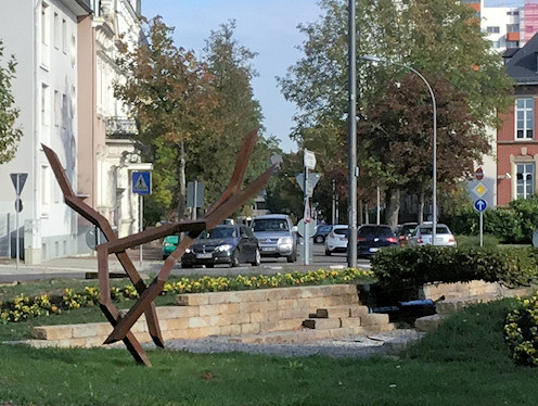 Kunst im Kreisverkehr in Saarlouis