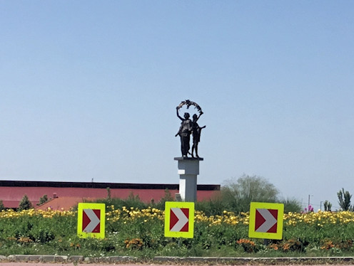 Kunst im Kreisverkehr in Ungarn
