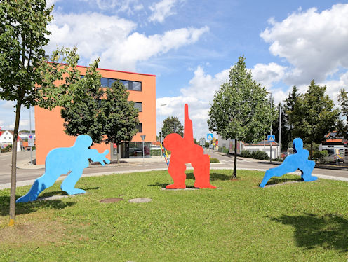 Kunst im Kreisverkehr in der Donaustetter Straße - Benzstraße in Erbach 