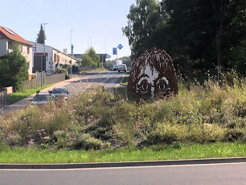 Kunst im Kreisverkehr in Kahlgrundstraße - St2307 - Zur Jägerwiese in Schimborn