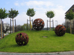 Kunst im Kreisverkehr von  Kurt Fleckenstein in Brühl 