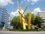 Kunst im Kreisverkehr von  John Henry in 